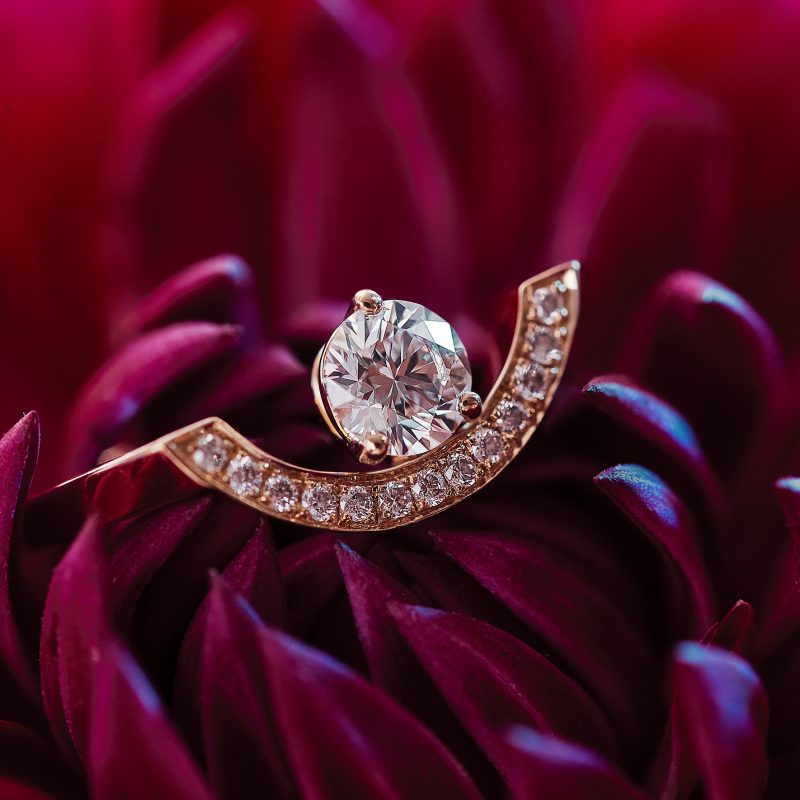 Bague_Intrepide_grand_arc_0.25ct_pavee_-_Or_jaune_18k_-_diamant_ethique_-_Loyale_Paris