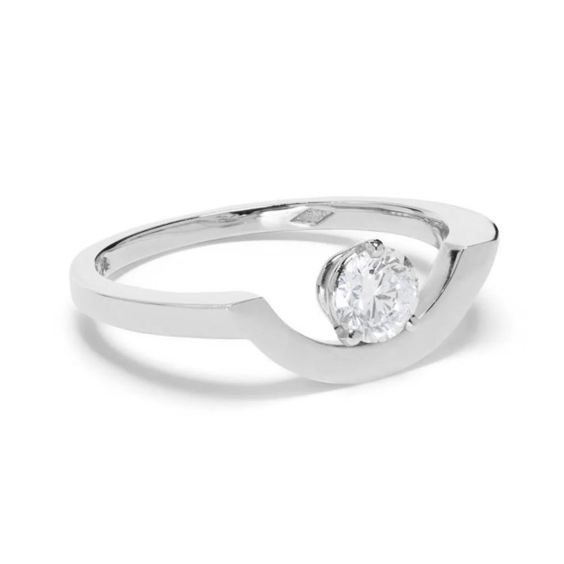 Bague_Intrepide_grand_arc_0.5ct_-_Or_blanc_18k_-_diamant_ethique_-_Loyale_Paris