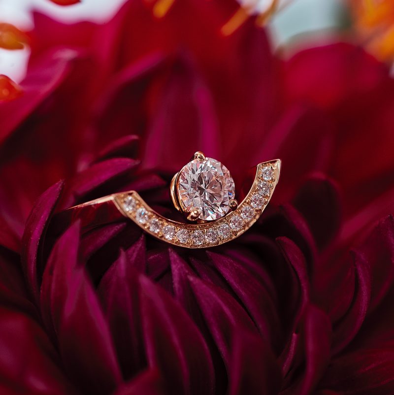 Bague_Intrepide_grand_arc_0.5ct_pavee_-_Or_jaune_18k_-_diamant_ethique_-_Loyale_Paris