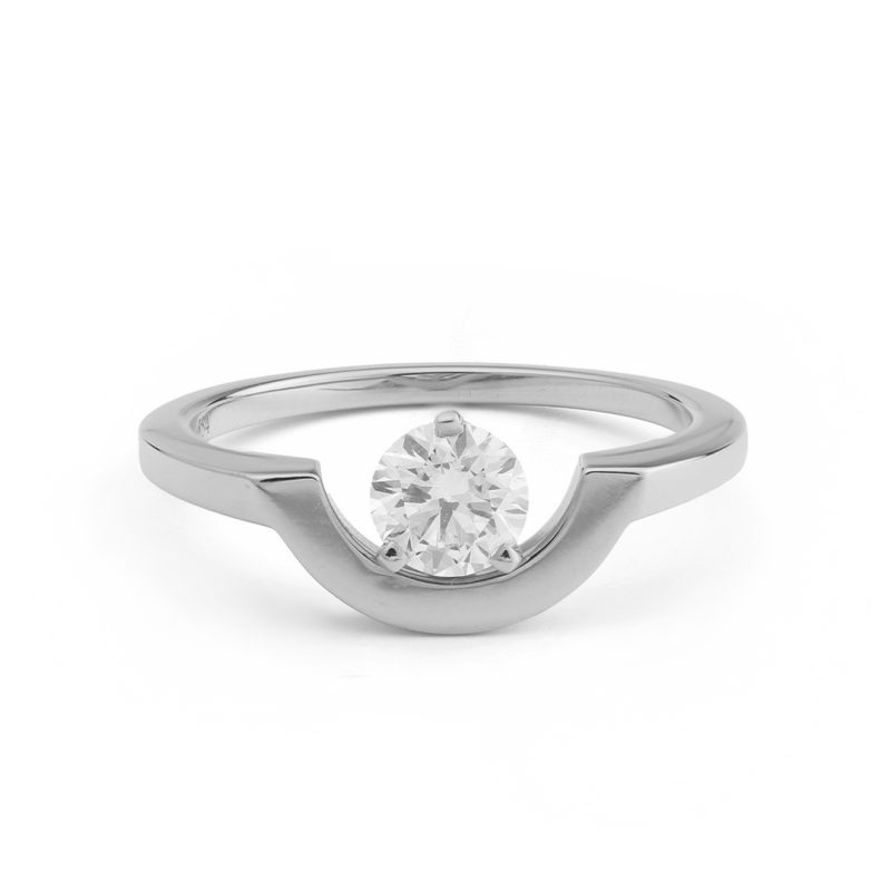 Bague_Intrepide_petit_arc_0.5ct_-_Or_blanc_18k_-_diamant_ethique_-_Loyale_Paris