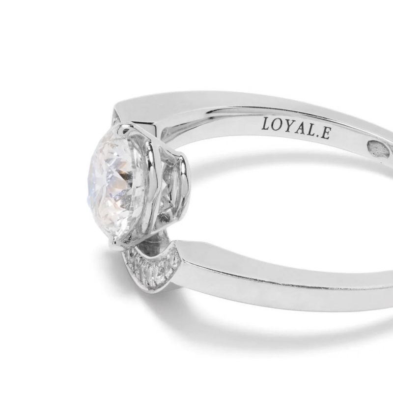 Bague_Intrepide_grand_arc_1-5ct_pavee_-_Or_blanc_18k_-_diamant_ethique_-_Loyale_Paris_-_1