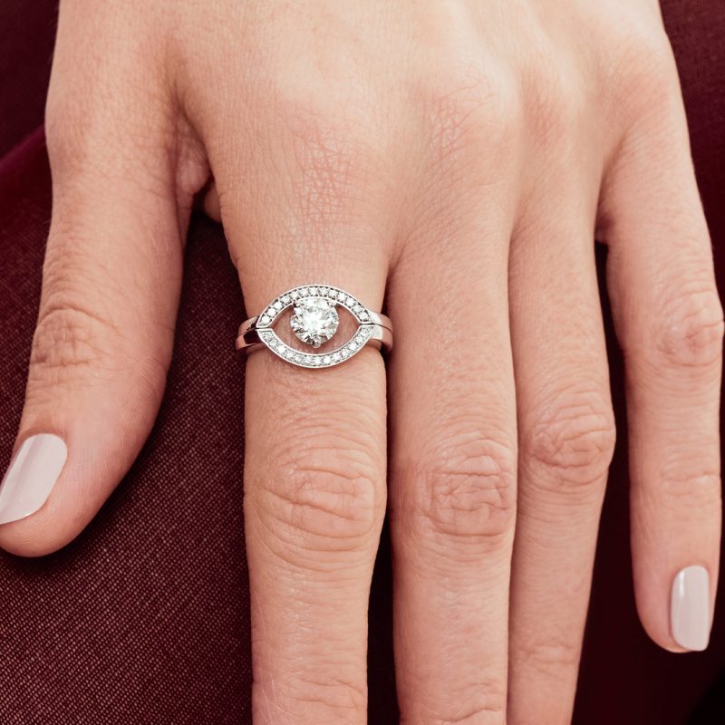 Bague_Intrepide_grand_arc_1-5ct_pavee_-_Or_blanc_18k_-_diamant_ethique_-_Loyale_Paris_-_1