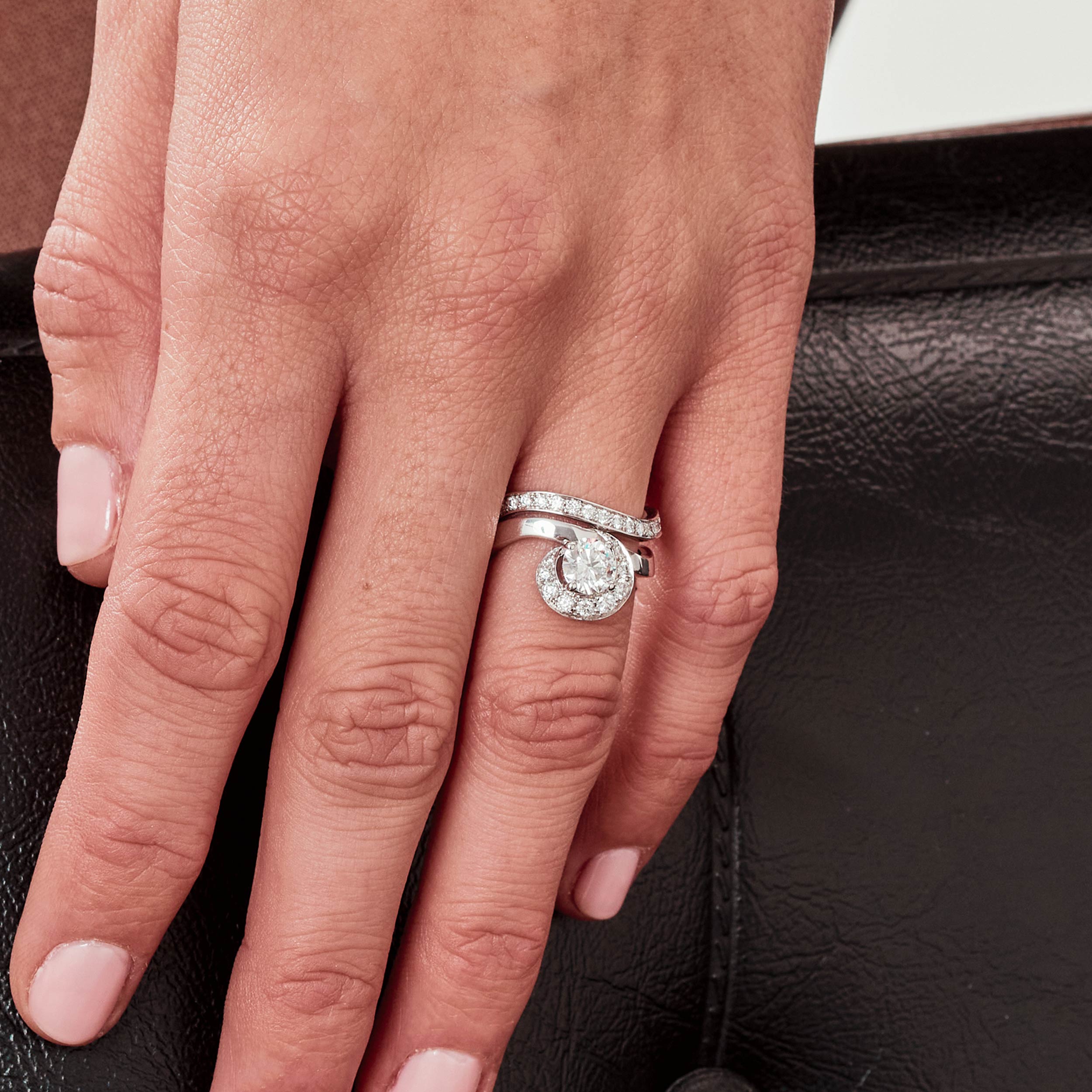 Solitaire_Amour_eternel_0.5ct_semi-pave_-_Or_blanc_18k_-_diamant_ethique_-_Loyale_Paris_-_2